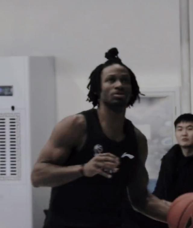 你上次从我这拿的那二十万，赶紧给我还回来。